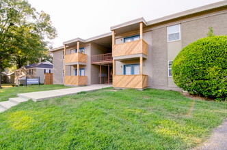 The Courtyard at The Flats in Memphis, TN - Building Photo - Building Photo