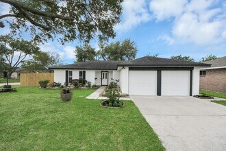 16222 Forest Bend Ave in Friendswood, TX - Building Photo - Building Photo