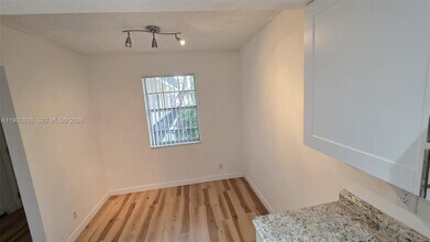 650 Tennis Club Dr in Fort Lauderdale, FL - Building Photo - Building Photo