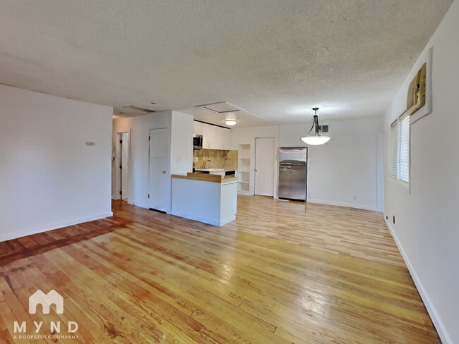 904 Ferndale Cir NE in Renton, WA - Building Photo - Building Photo