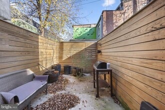 311 S Washington St in Baltimore, MD - Building Photo - Building Photo