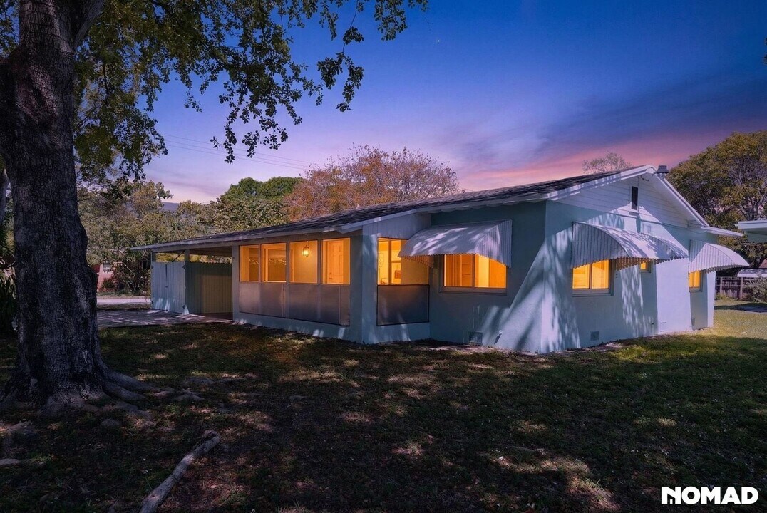 601 NE 35th St in Oakland Park, FL - Building Photo