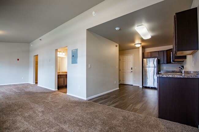 Creekside at Osgood Apartments in Fargo, ND - Building Photo - Building Photo