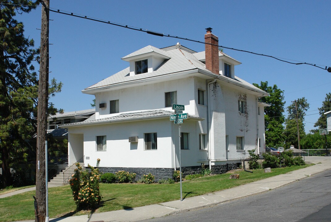 904 W 9th Ave in Spokane, WA - Foto de edificio