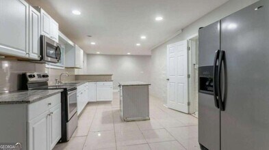 3409 Hyland Dr in Decatur, GA - Building Photo - Building Photo