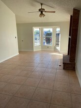 5937 Sinclair St in El Paso, TX - Foto de edificio - Building Photo