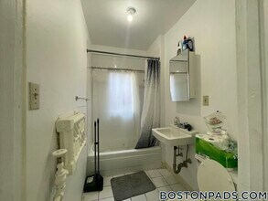 16-20 Westland, Unit 404 in Boston, MA - Foto de edificio - Building Photo