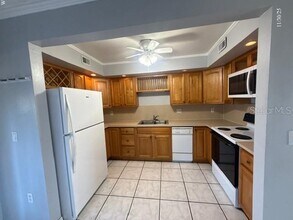 6090 Village Cir S in Orlando, FL - Building Photo - Building Photo