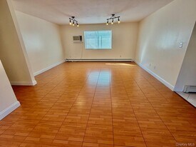 456 E Chester St in Long Beach, NY - Building Photo