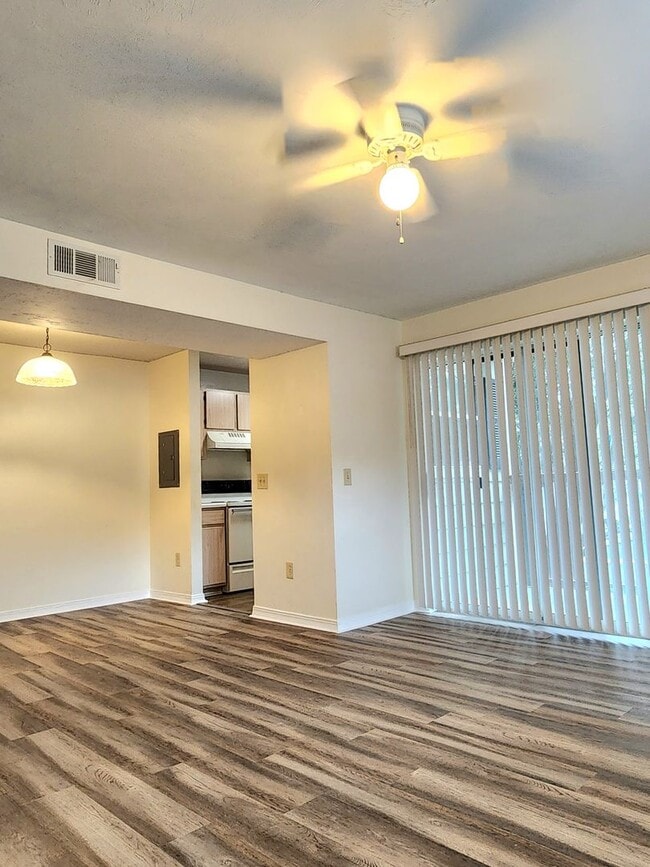 2360 SW Archer Rd in Gainesville, FL - Building Photo - Building Photo