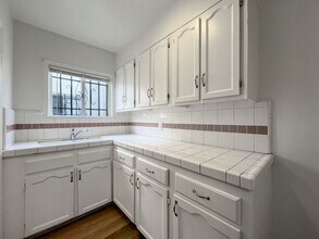 1454 W 39th St in Los Angeles, CA - Building Photo - Building Photo