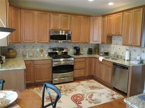 24 Lawrence Ave in Danbury, CT - Building Photo - Building Photo