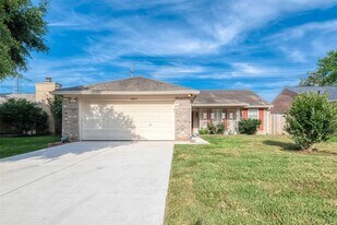 3231 E Heatherock Cir in Sugar Land, TX - Building Photo