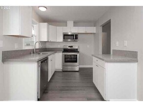8207 NE 5th St in Vancouver, WA - Building Photo - Building Photo