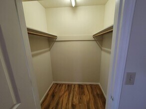 7119 W Friendly Ave in Greensboro, NC - Building Photo - Building Photo