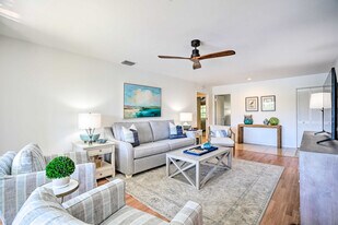 174 Bobolink Way in Naples, FL - Building Photo