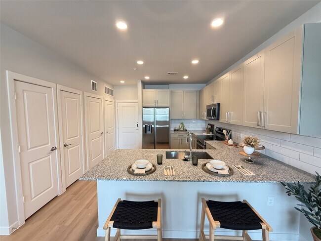 1610 Campbell Rd in Houston, TX - Building Photo - Building Photo