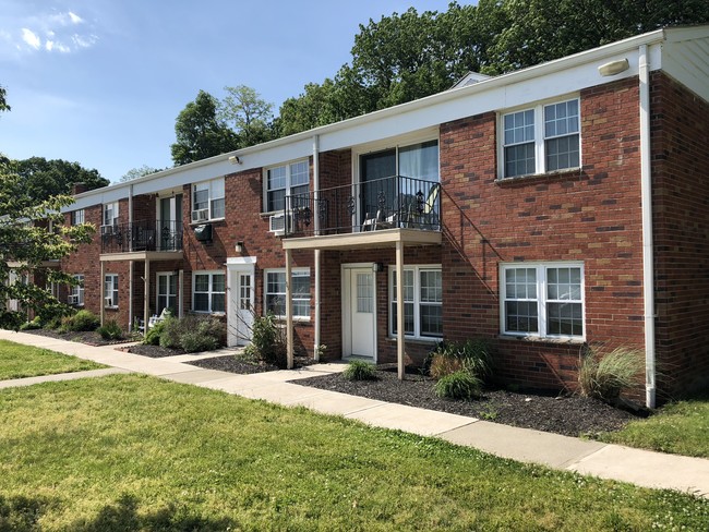 1 Colonial Rd, Unit 123
