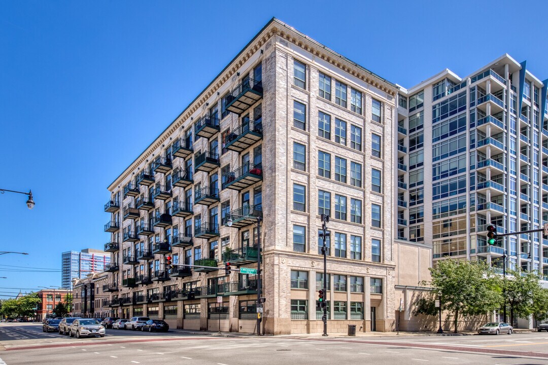 1801 S Indiana Ave in Chicago, IL - Foto de edificio