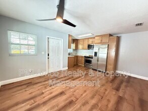 2809 Marconi St in Tampa, FL - Building Photo - Building Photo