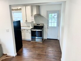 1321 Whitley Dr in Dallas, TX - Building Photo