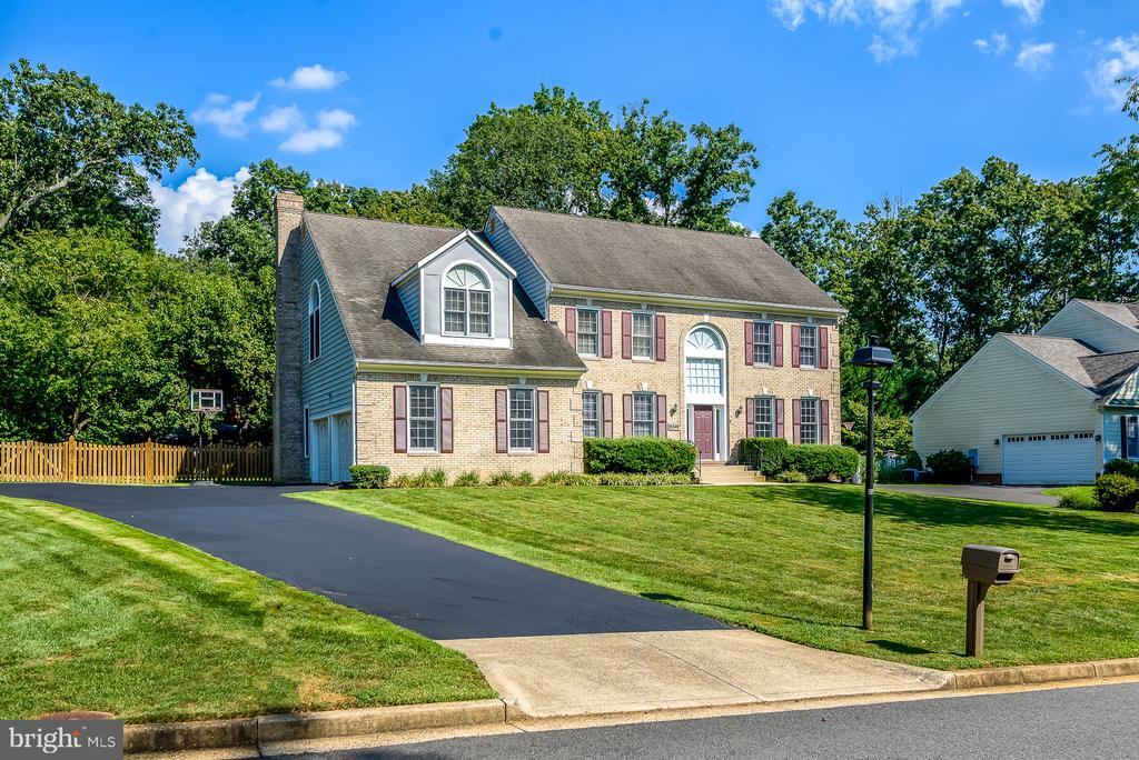 8240 The Midway in Annandale, VA - Building Photo