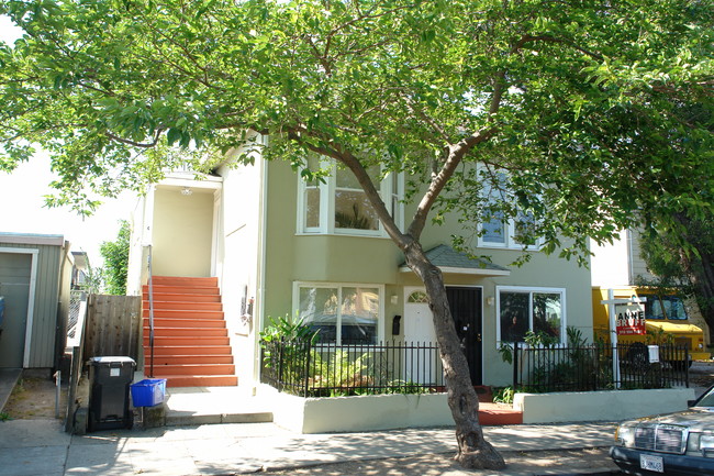 1534 Fairview St in Berkeley, CA - Foto de edificio - Building Photo