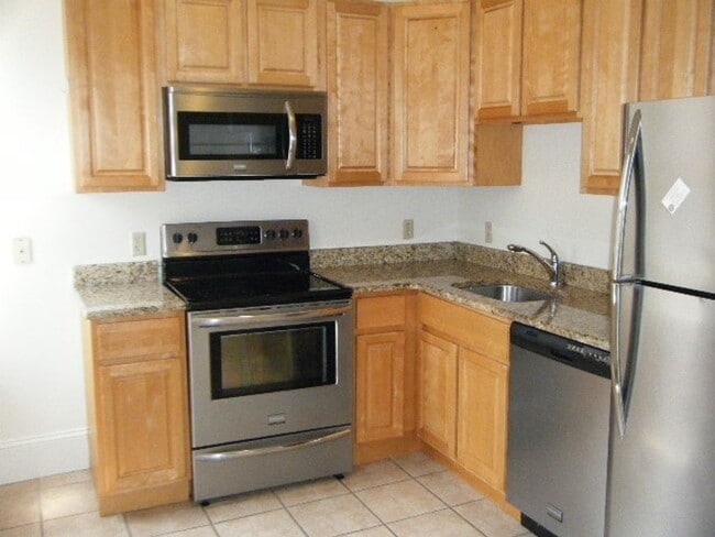 1906 Fairmount Ave in Philadelphia, PA - Building Photo - Building Photo