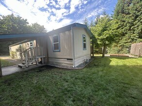 561 E Colonel Wright Rd in Shelton, WA - Building Photo - Building Photo