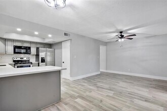 48 Matador Ln in Davie, FL - Building Photo - Building Photo