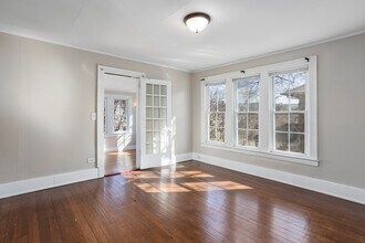 647 Fairview Ave NE in Grand Rapids, MI - Building Photo - Building Photo