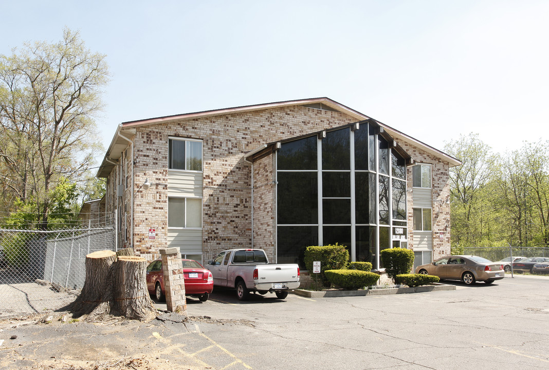 Dolson Apartments in Detroit, MI - Building Photo