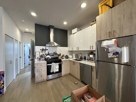 841 N Mozart St, Unit 2C in Chicago, IL - Building Photo