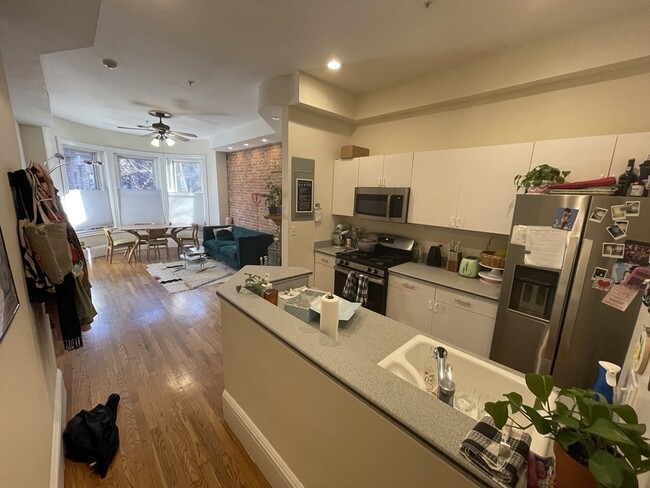 183 Saint Botolph St, Unit 2