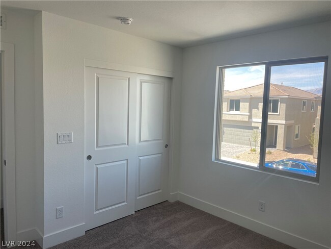 10322 Dallington St in Las Vegas, NV - Building Photo - Building Photo