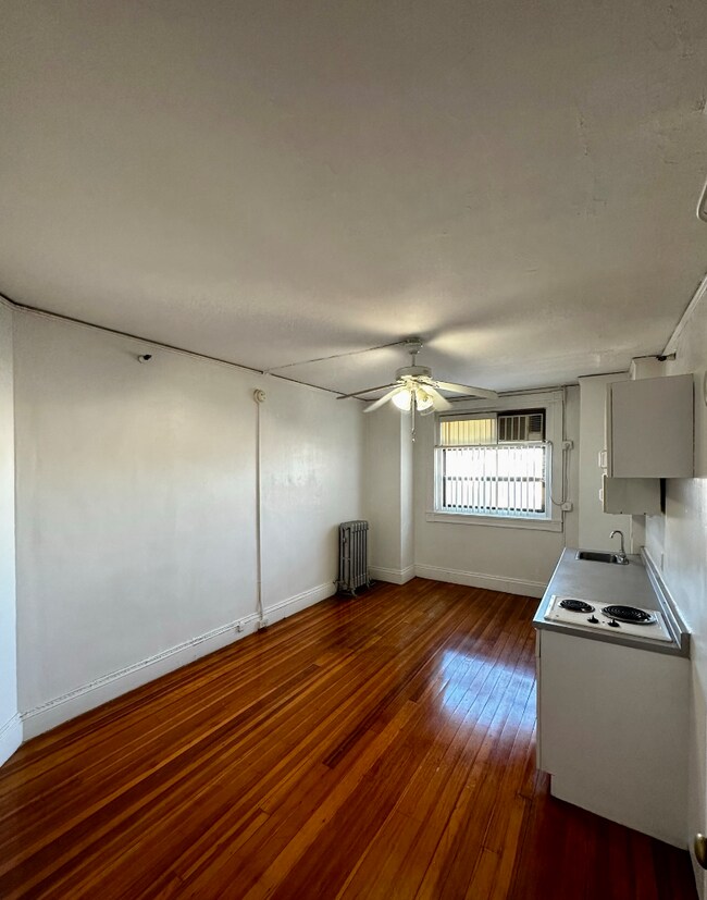 578 Huntington Ave, Unit 724 in Boston, MA - Building Photo - Building Photo