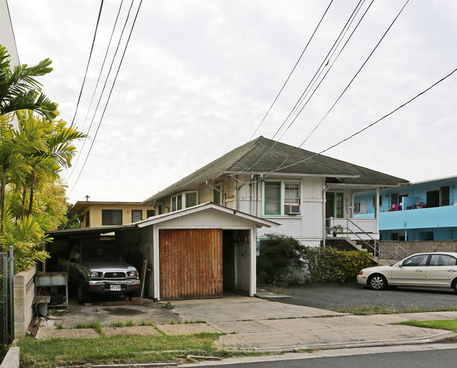 819 Ekela Ave in Honolulu, HI - Building Photo - Building Photo