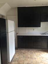 1235 W Mullan Ave in Waterloo, IA - Building Photo - Building Photo