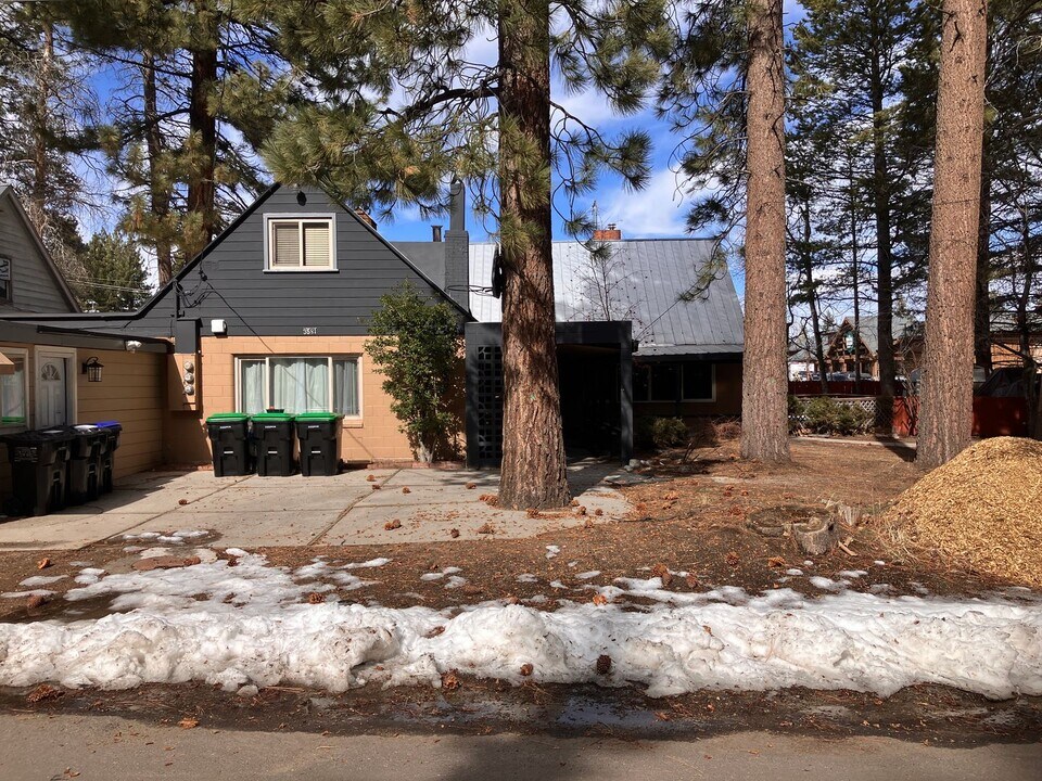 3581 Bill Ave in South Lake Tahoe, CA - Building Photo