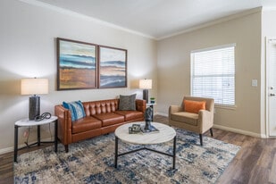 Enclave in Albuquerque, NM - Building Photo