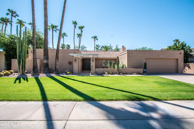 property at 8633 E Clydesdale Trail