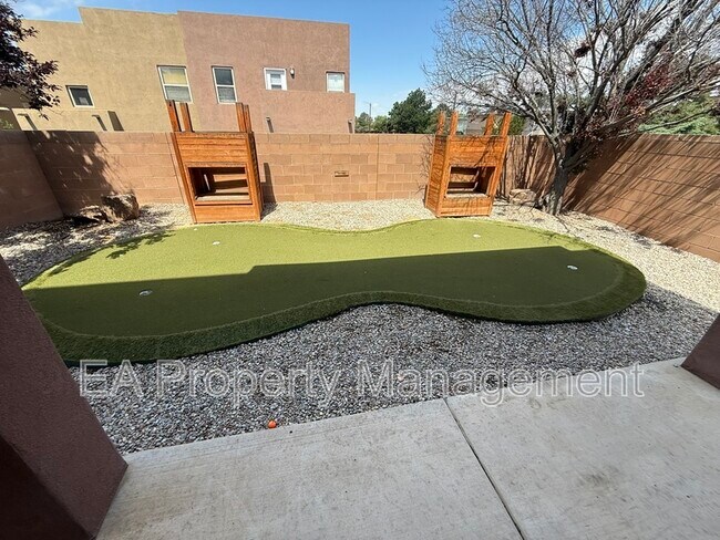 property at 927 Tieran Ct NE