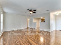 1224 Parkwood Pl in Irving, TX - Foto de edificio - Building Photo