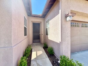 34629 Sagebrush Ln in Winchester, CA - Building Photo - Building Photo