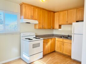 1325 San Tomas Aquino Pky, Unit 4 in San Jose, CA - Building Photo