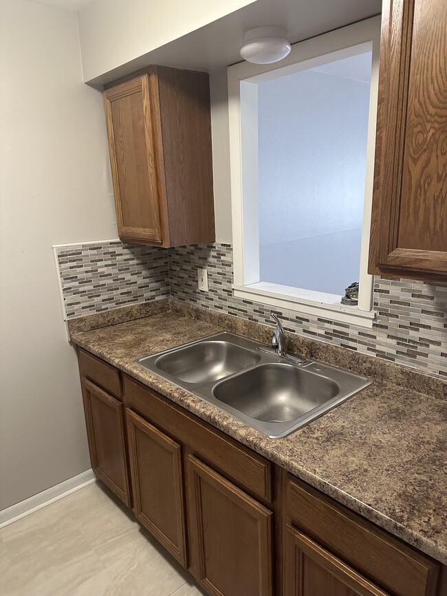 Campus Park Apartments in Flint, MI - Building Photo - Building Photo