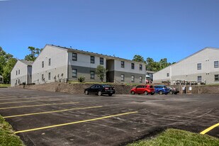 Stoneridge in La Grange, KY - Building Photo
