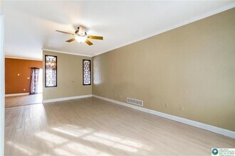 537 Kemmerer Ln in Allentown, PA - Building Photo - Building Photo