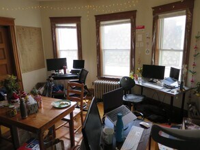 23 Winter St, Unit 2 in Somerville, MA - Foto de edificio - Building Photo