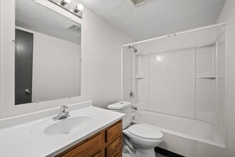 The Grove at Hickman in Des Moines, IA - Building Photo - Building Photo
